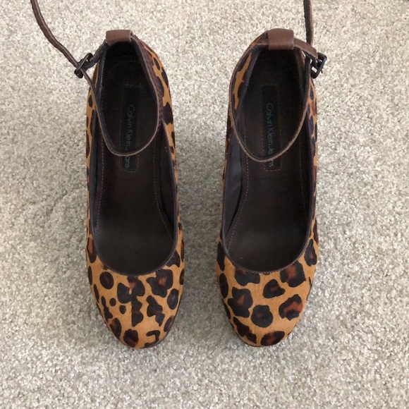 Calvin Klein Jeans platform cheetah print wedge - Picture 3 of 3